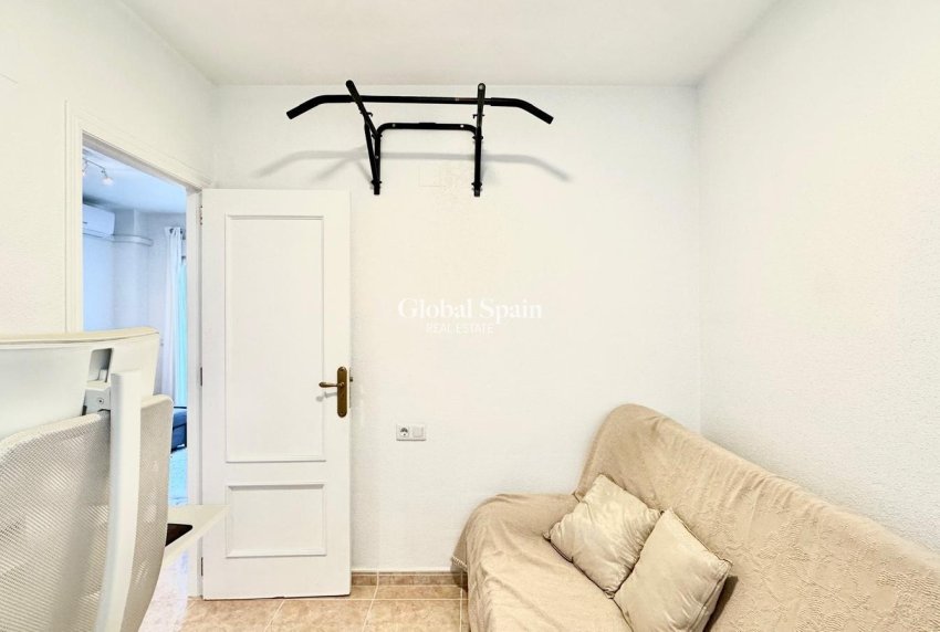 Odsprzedaż - PENTHOUSE -
TORREVIEJA - Center