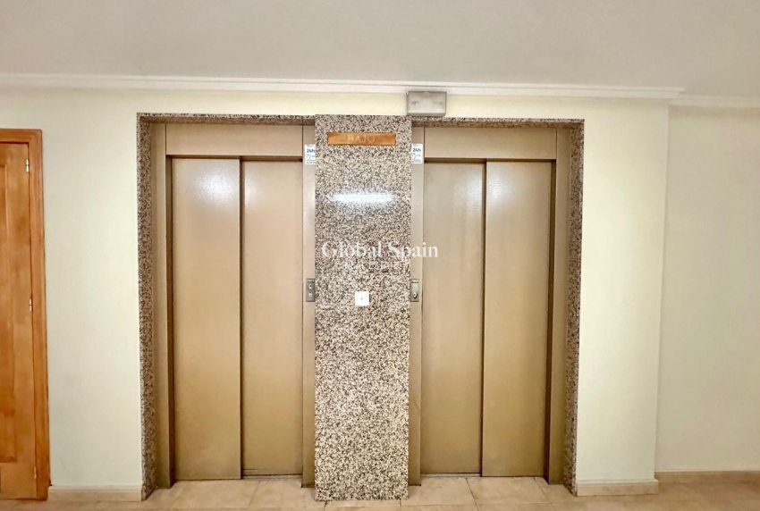 Odsprzedaż - PENTHOUSE -
TORREVIEJA - Center