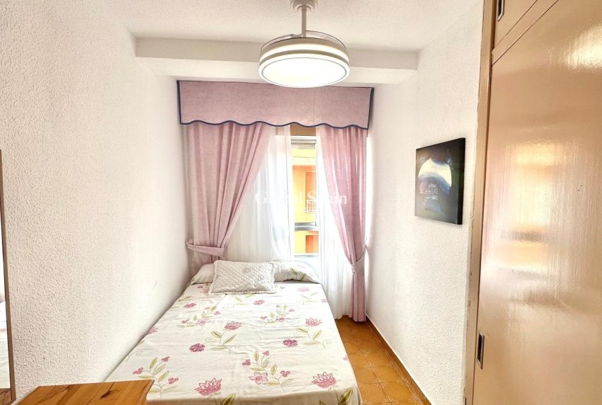 Odsprzedaż - PENTHOUSE -
TORREVIEJA - Center