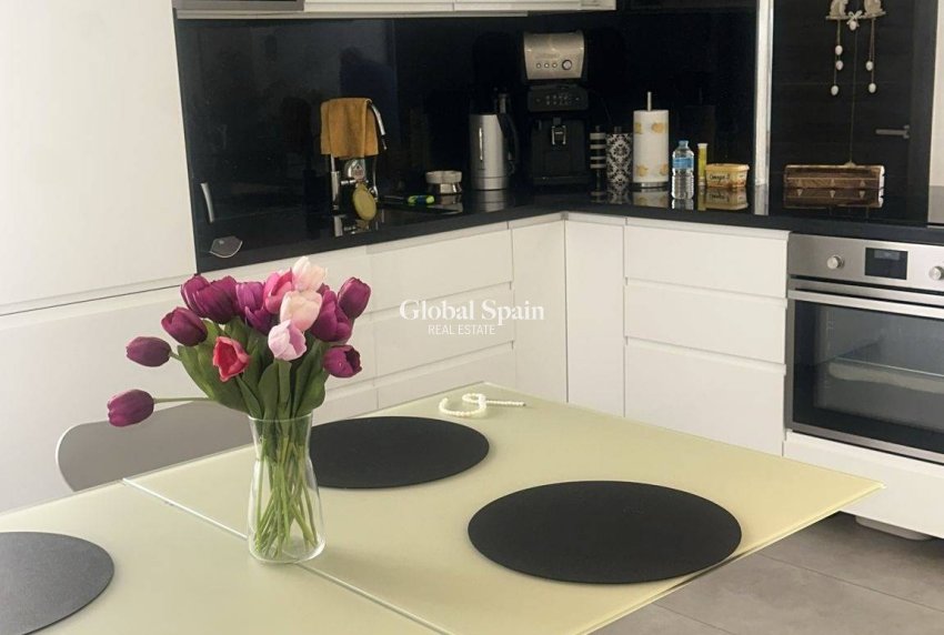 Odsprzedaż - PENTHOUSE -
TORREVIEJA - Center