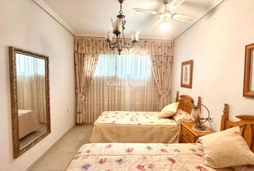 Odsprzedaż - PENTHOUSE -
TORREVIEJA - Center