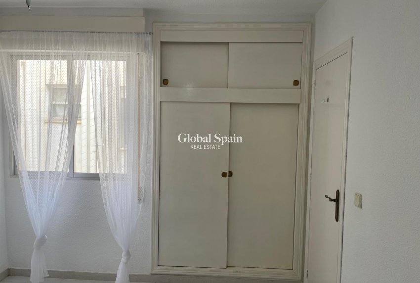 Odsprzedaż - PENTHOUSE -
TORREVIEJA - Center