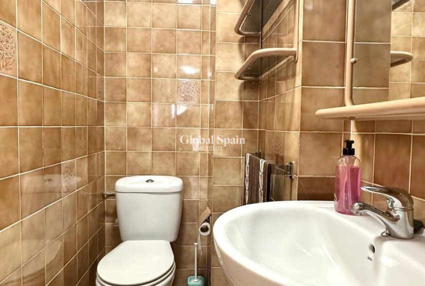 Odsprzedaż - PENTHOUSE -
TORREVIEJA - Center