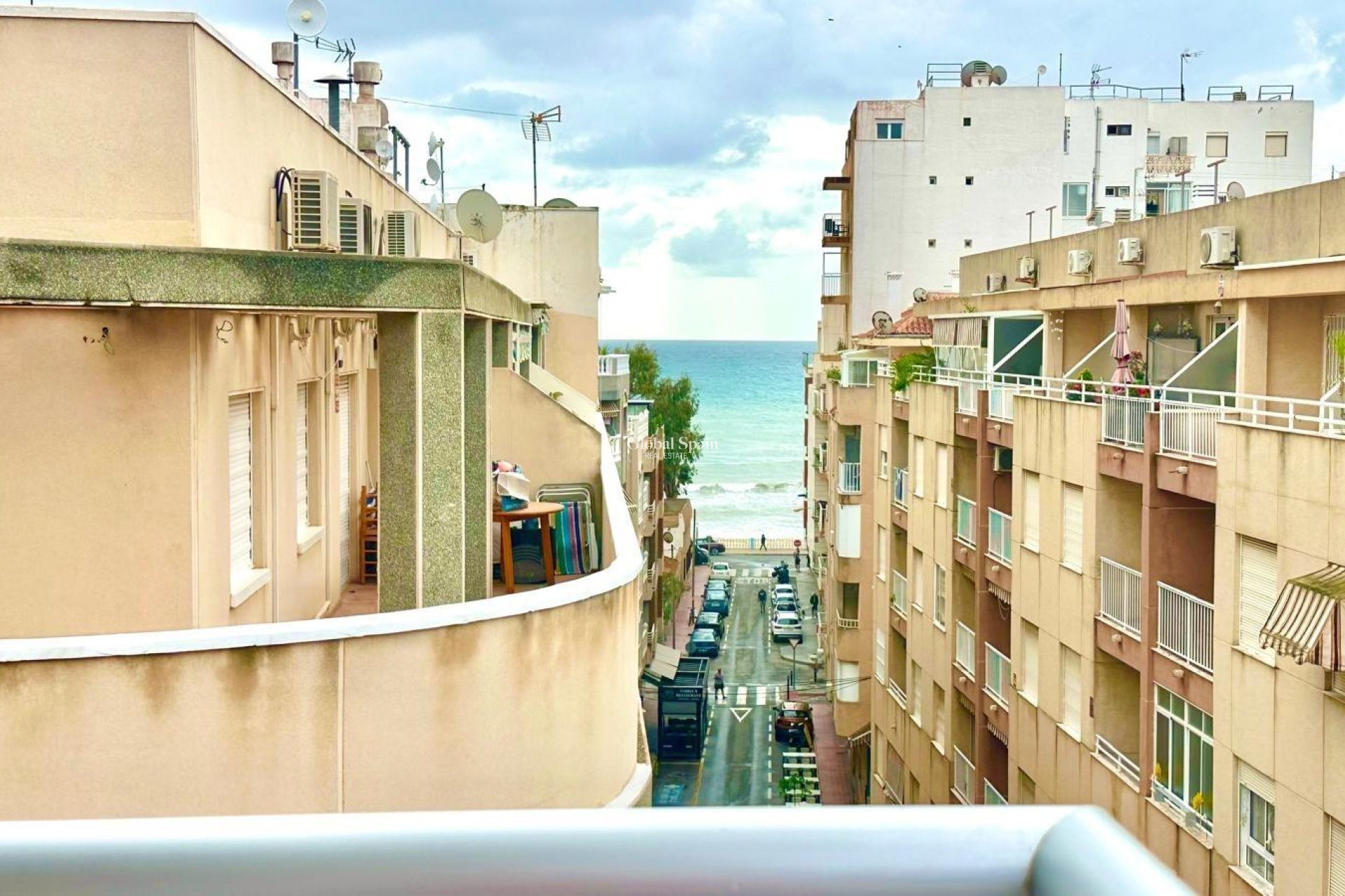 Odsprzedaż - PENTHOUSE -
TORREVIEJA - Center