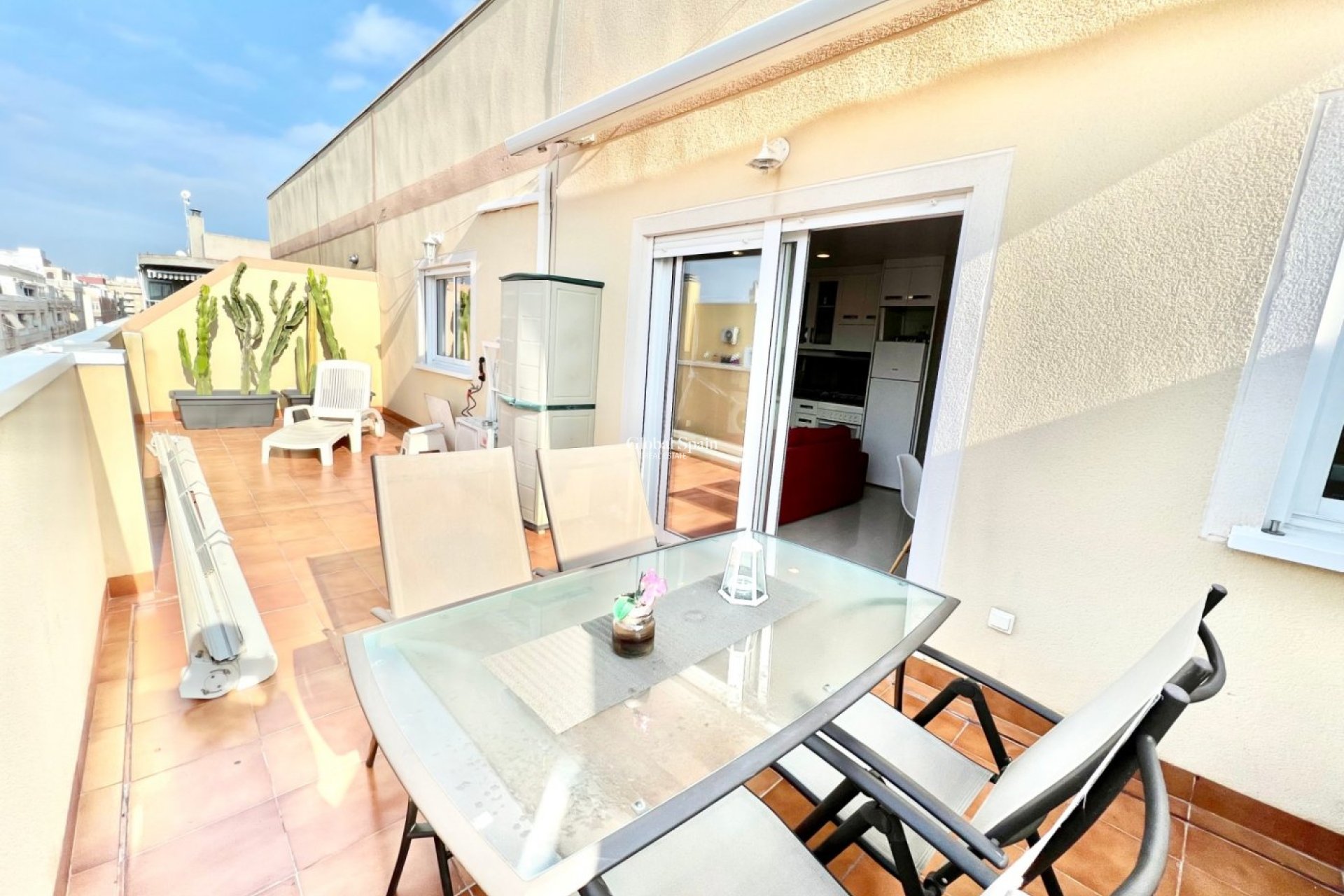 Odsprzedaż - PENTHOUSE -
TORREVIEJA - Center