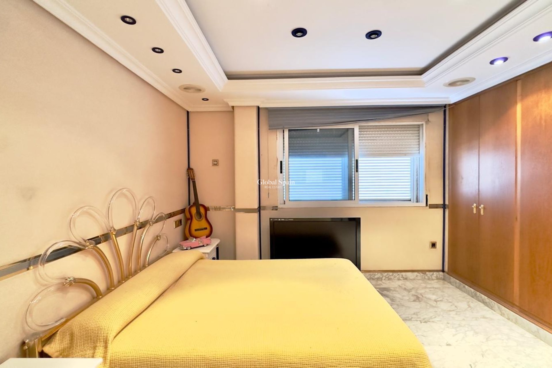 Odsprzedaż - PENTHOUSE -
TORREVIEJA - Center