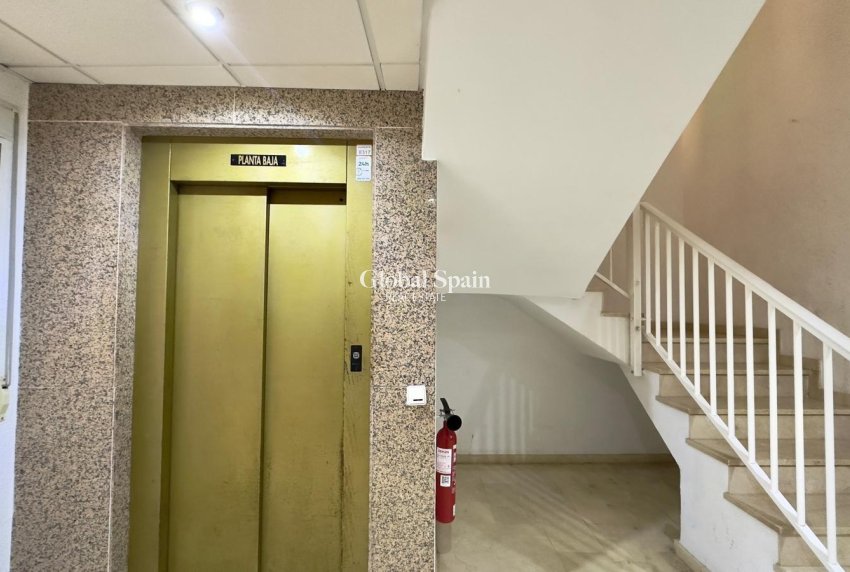 Odsprzedaż - PENTHOUSE -
TORREVIEJA - Center