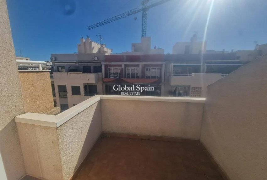 Odsprzedaż - PENTHOUSE -
TORREVIEJA - Center