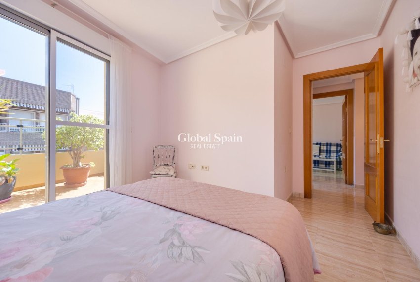 Odsprzedaż - PENTHOUSE -
TORREVIEJA - Center