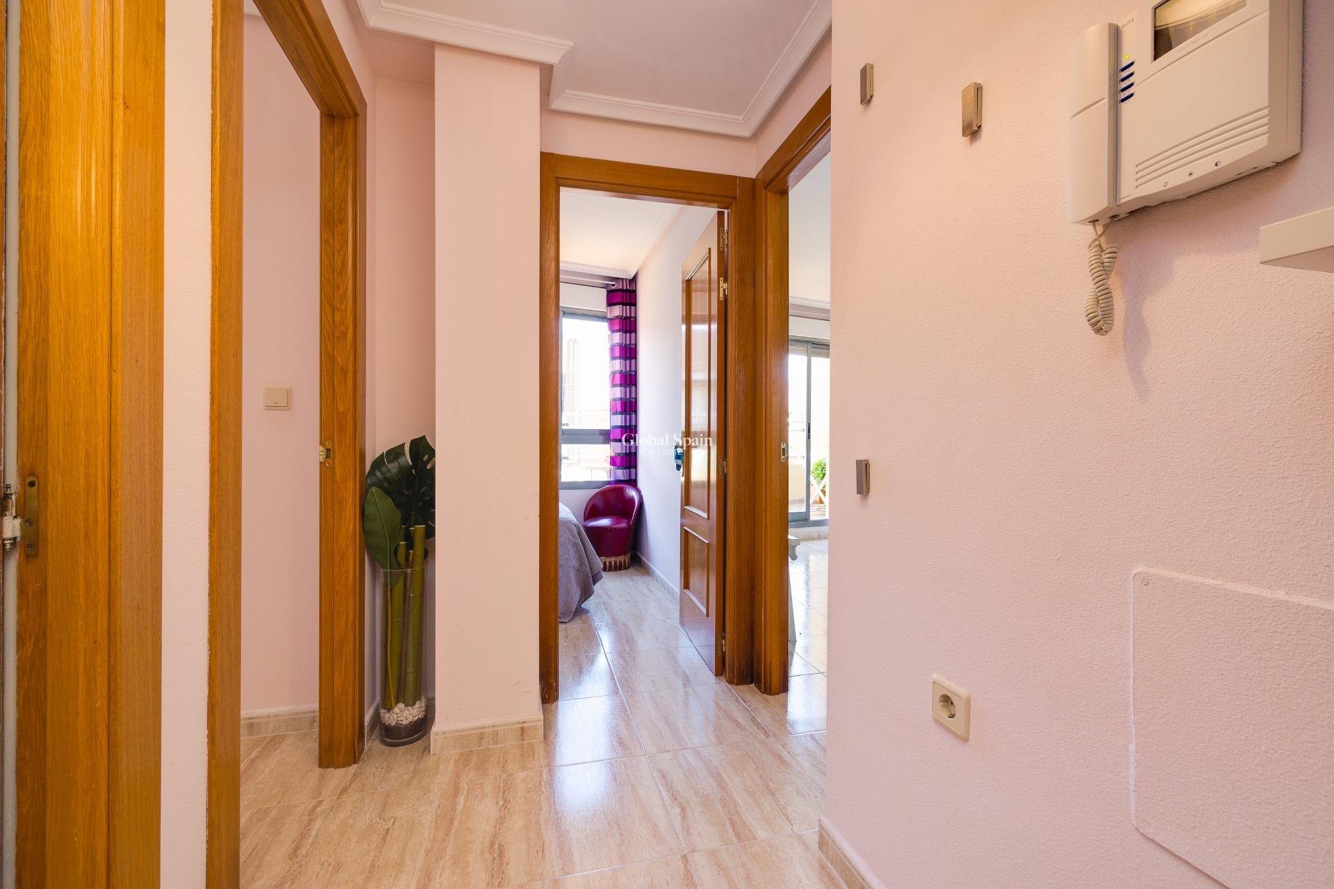 Odsprzedaż - PENTHOUSE -
TORREVIEJA - Center