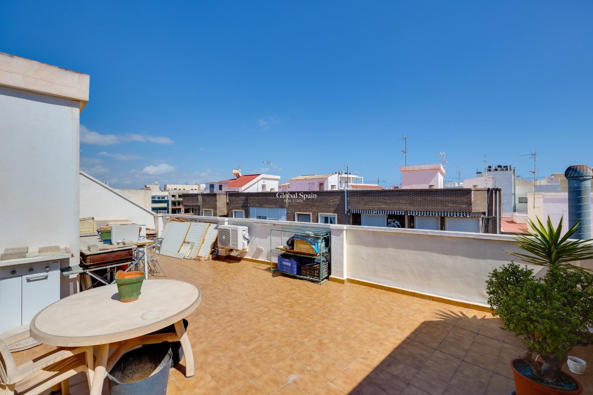 Odsprzedaż - PENTHOUSE -
TORREVIEJA - Center