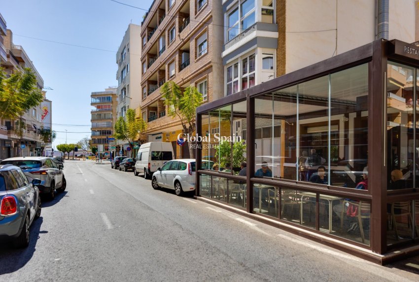 Odsprzedaż - PENTHOUSE -
TORREVIEJA - Center