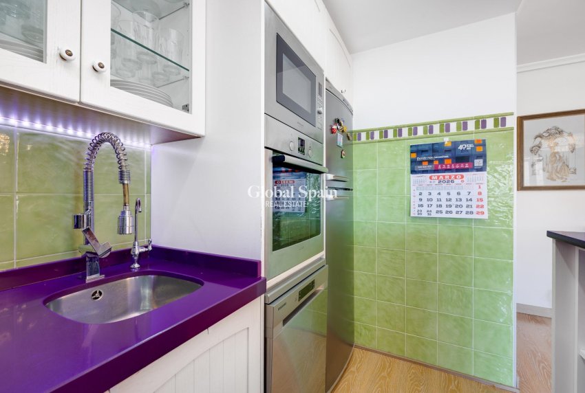 Odsprzedaż - PENTHOUSE -
TORREVIEJA - Center