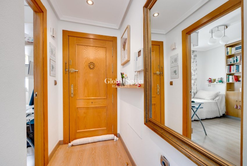 Odsprzedaż - PENTHOUSE -
TORREVIEJA - Center