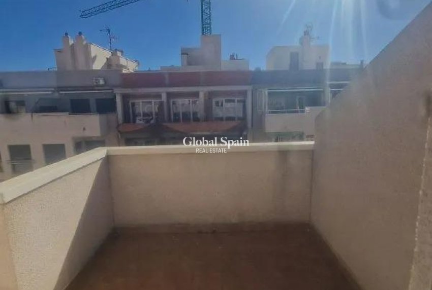 Odsprzedaż - PENTHOUSE -
TORREVIEJA - Center