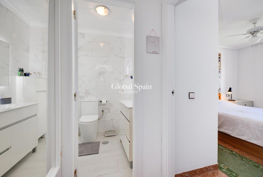 Odsprzedaż - PENTHOUSE -
TORREVIEJA - Center