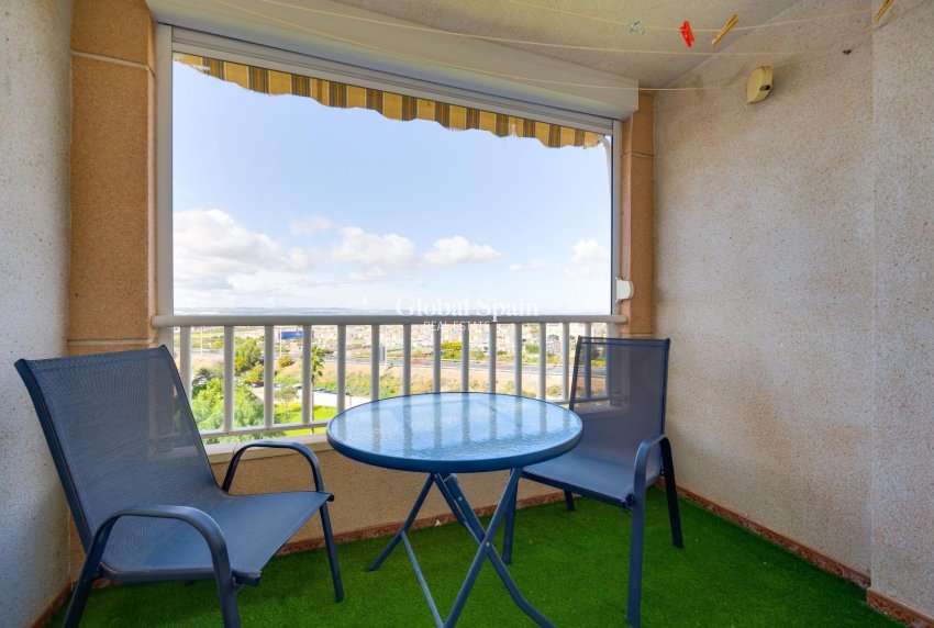 Odsprzedaż - PENTHOUSE -
TORREVIEJA - Center
