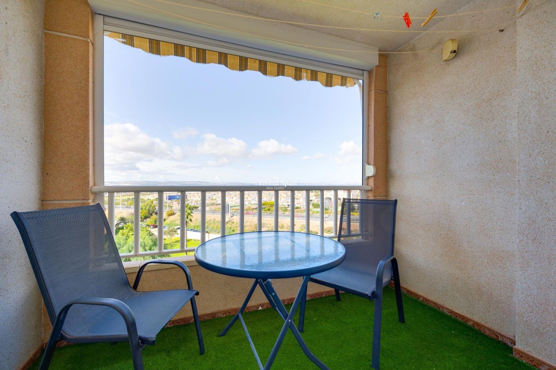 Odsprzedaż - PENTHOUSE -
TORREVIEJA - Center