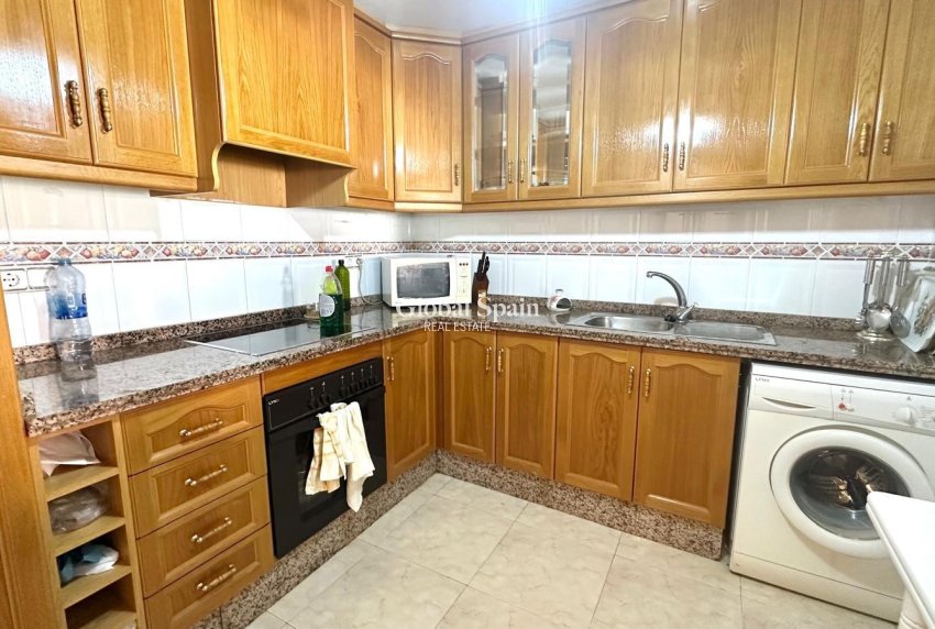 Odsprzedaż - PENTHOUSE -
TORREVIEJA - Center