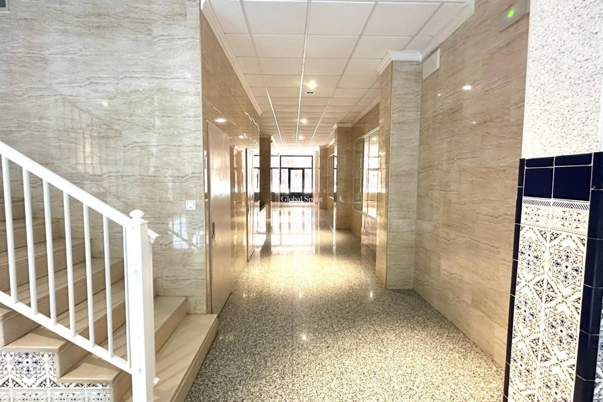Odsprzedaż - PENTHOUSE -
TORREVIEJA - Center
