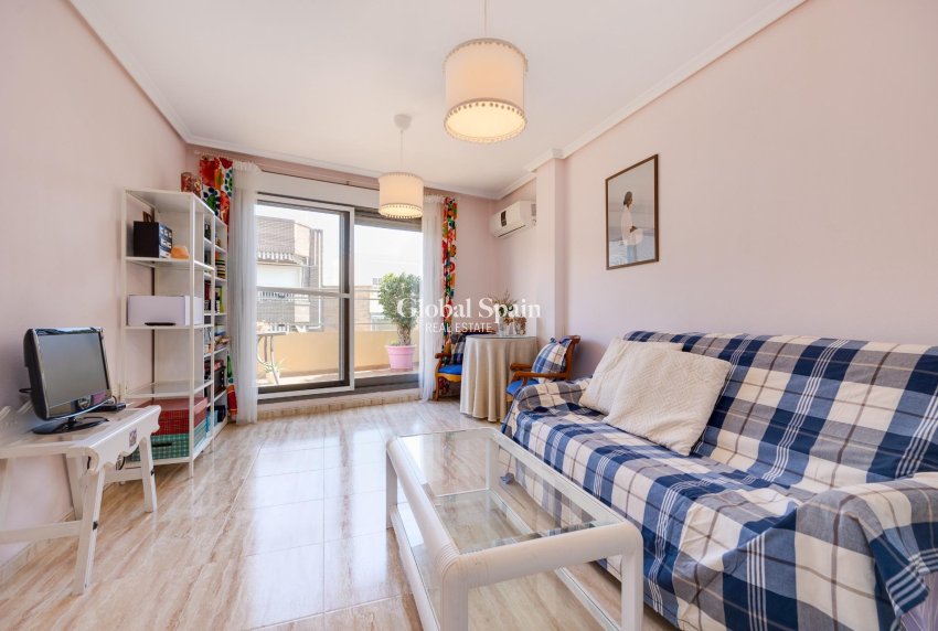 Odsprzedaż - PENTHOUSE -
TORREVIEJA - Center