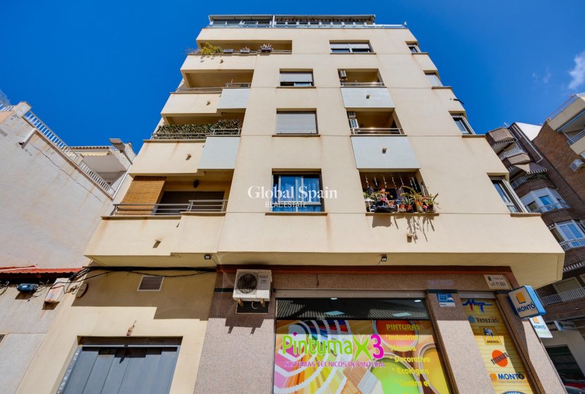 Odsprzedaż - PENTHOUSE -
TORREVIEJA - Center