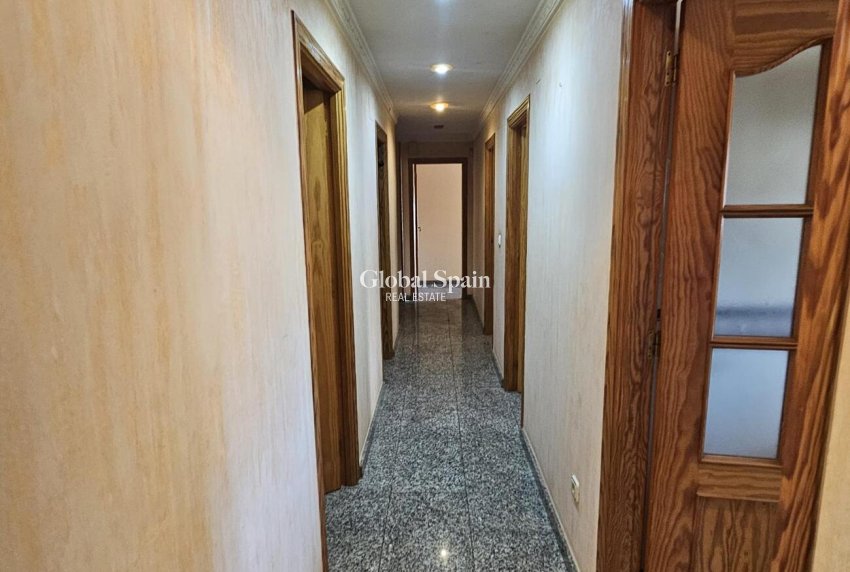 Odsprzedaż - PENTHOUSE -
TORREVIEJA - CENTRE