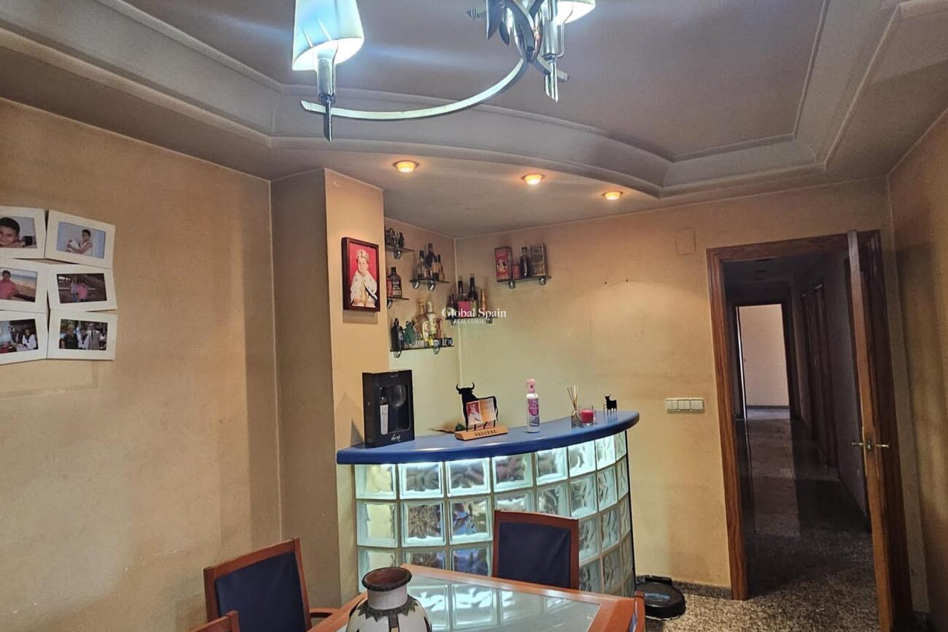Odsprzedaż - PENTHOUSE -
TORREVIEJA - CENTRE
