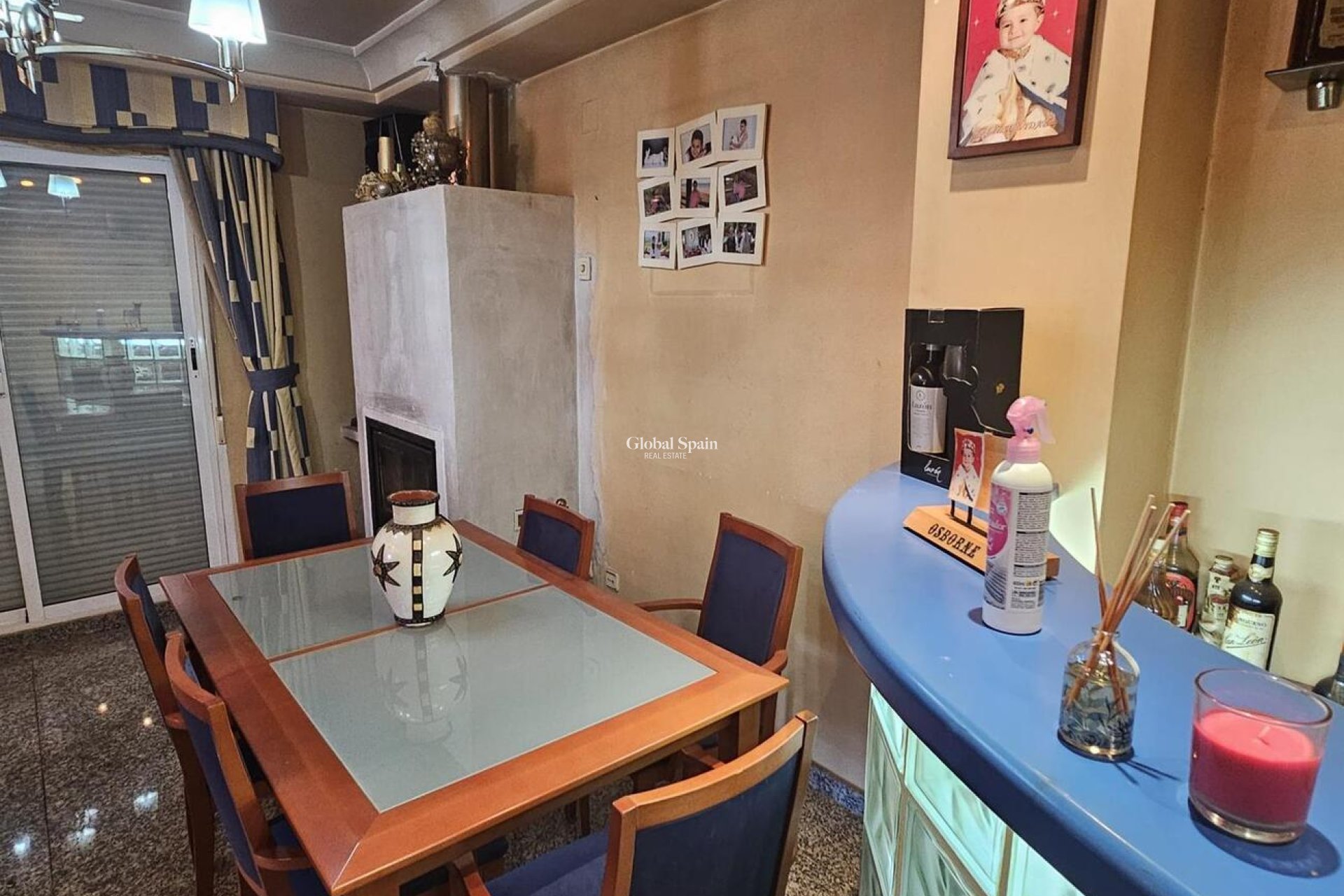 Odsprzedaż - PENTHOUSE -
TORREVIEJA - CENTRE