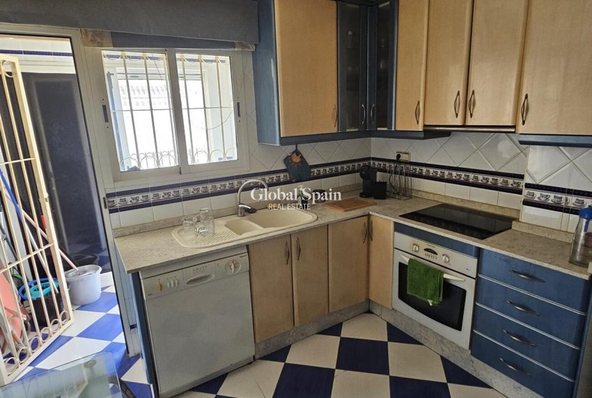 Odsprzedaż - PENTHOUSE -
TORREVIEJA - CENTRE