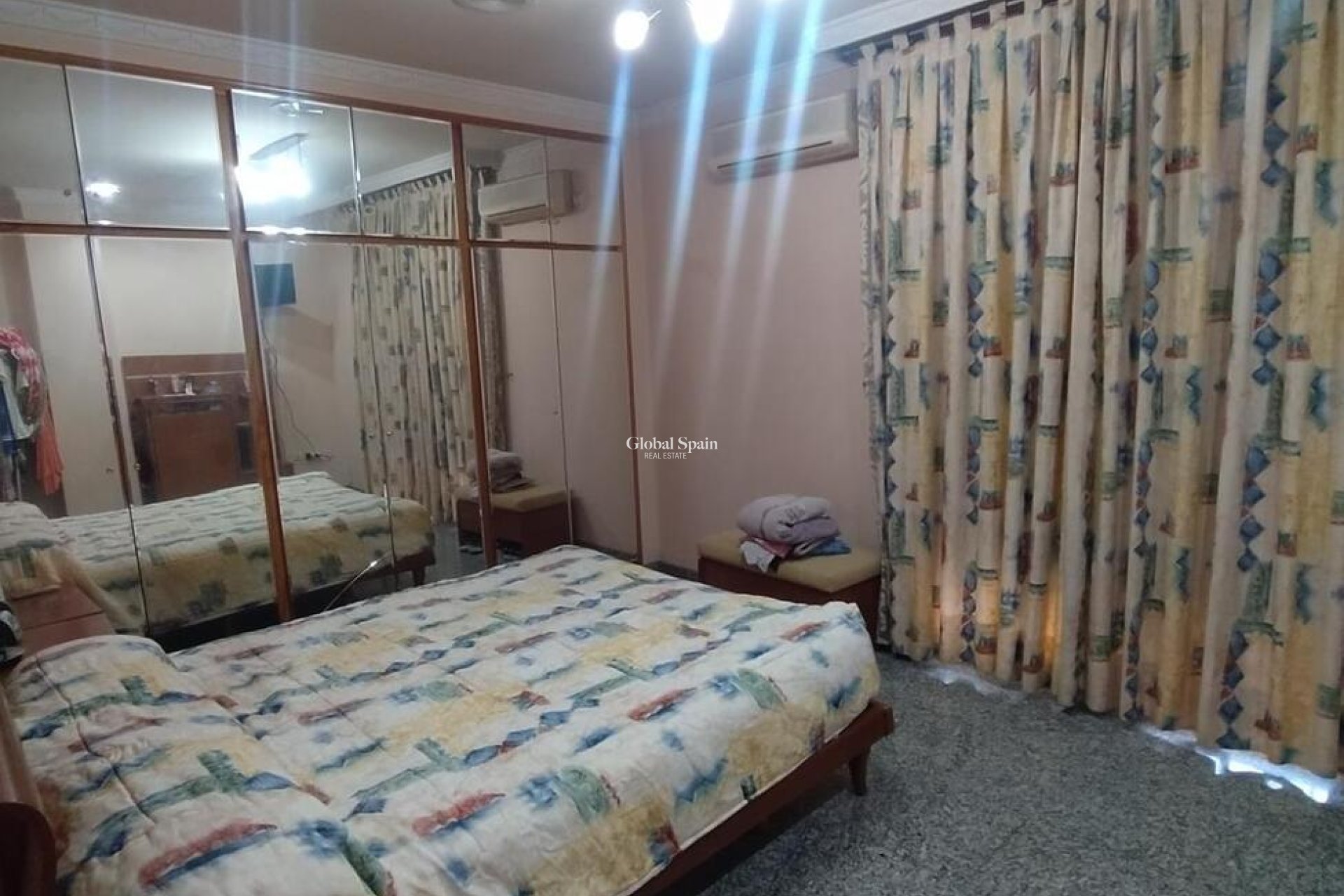 Odsprzedaż - PENTHOUSE -
TORREVIEJA - CENTRE