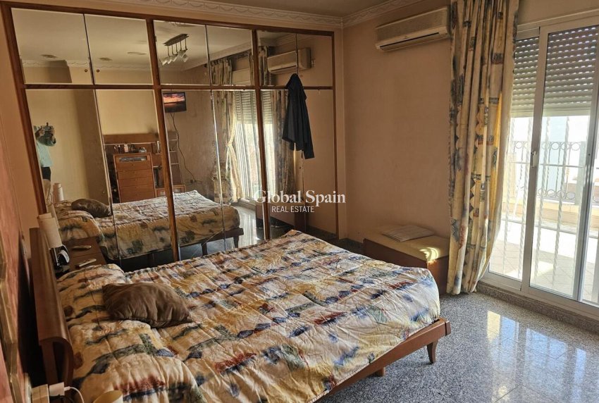 Odsprzedaż - PENTHOUSE -
TORREVIEJA - CENTRE