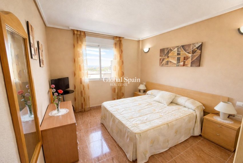 Odsprzedaż - PENTHOUSE -
TORREVIEJA - Centro