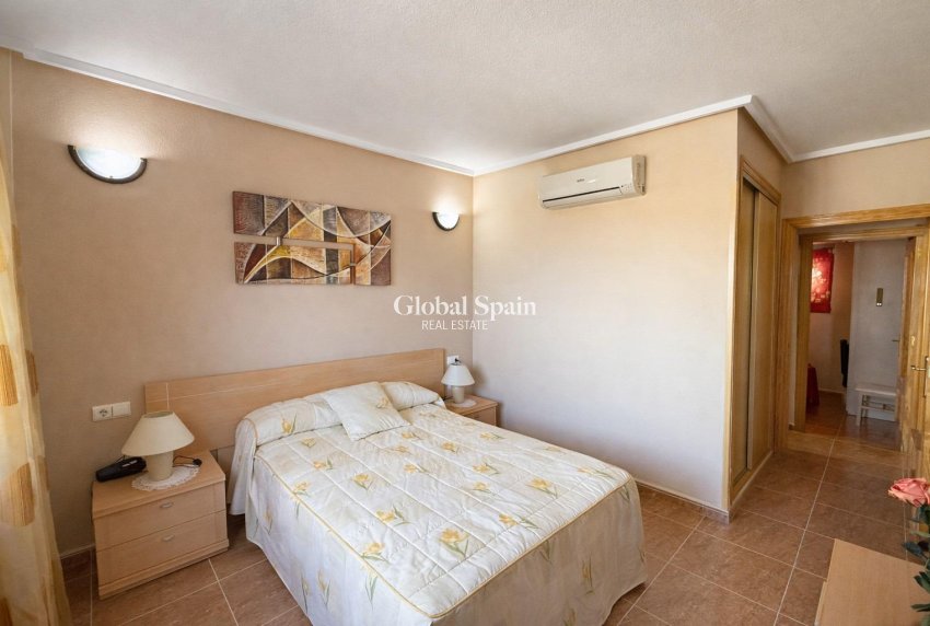 Odsprzedaż - PENTHOUSE -
TORREVIEJA - Centro