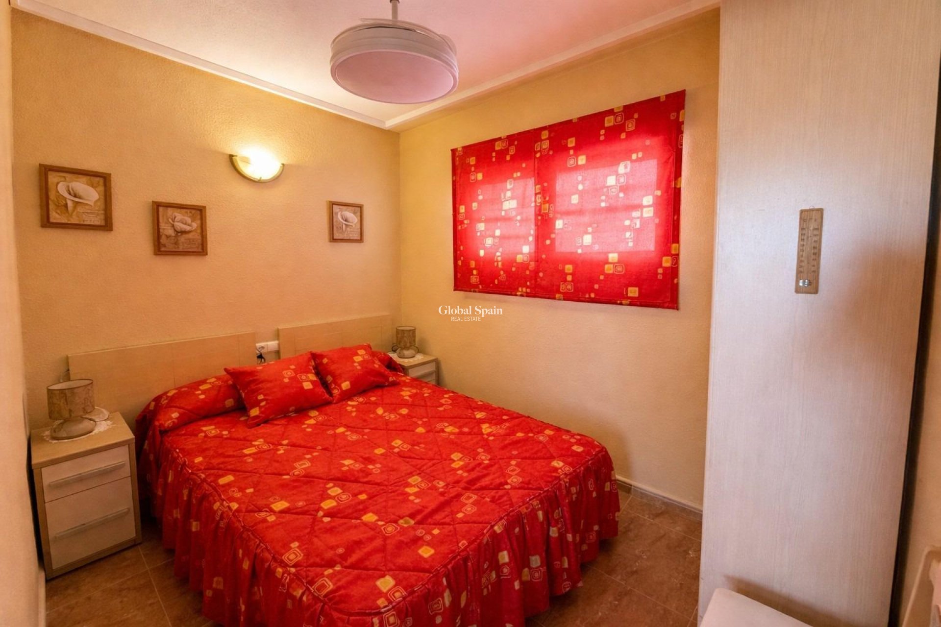 Odsprzedaż - PENTHOUSE -
TORREVIEJA - Centro