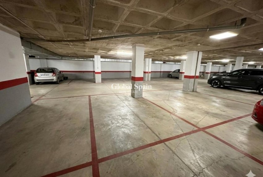 Odsprzedaż - PENTHOUSE -
TORREVIEJA - Centro