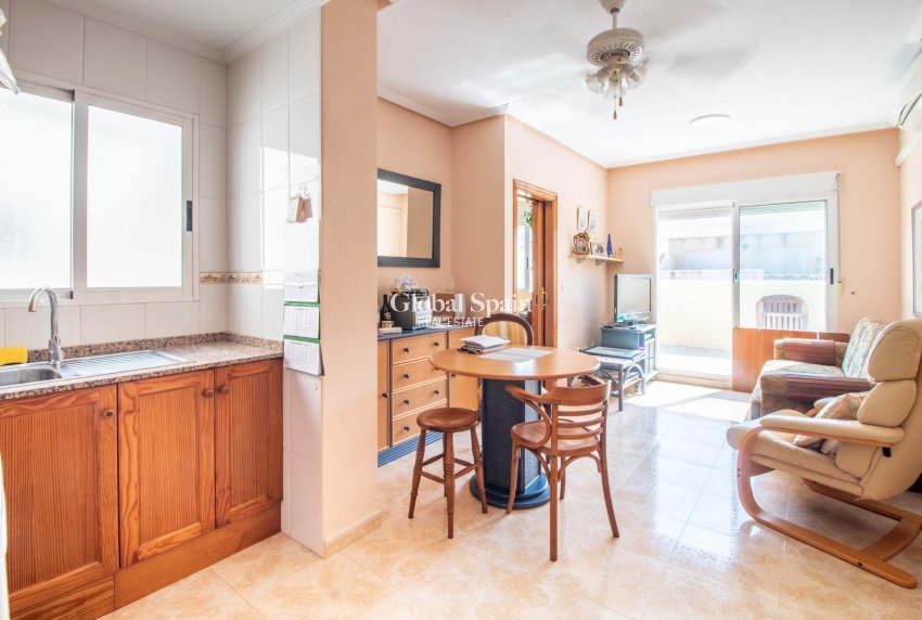 Odsprzedaż - PENTHOUSE -
TORREVIEJA - Centro