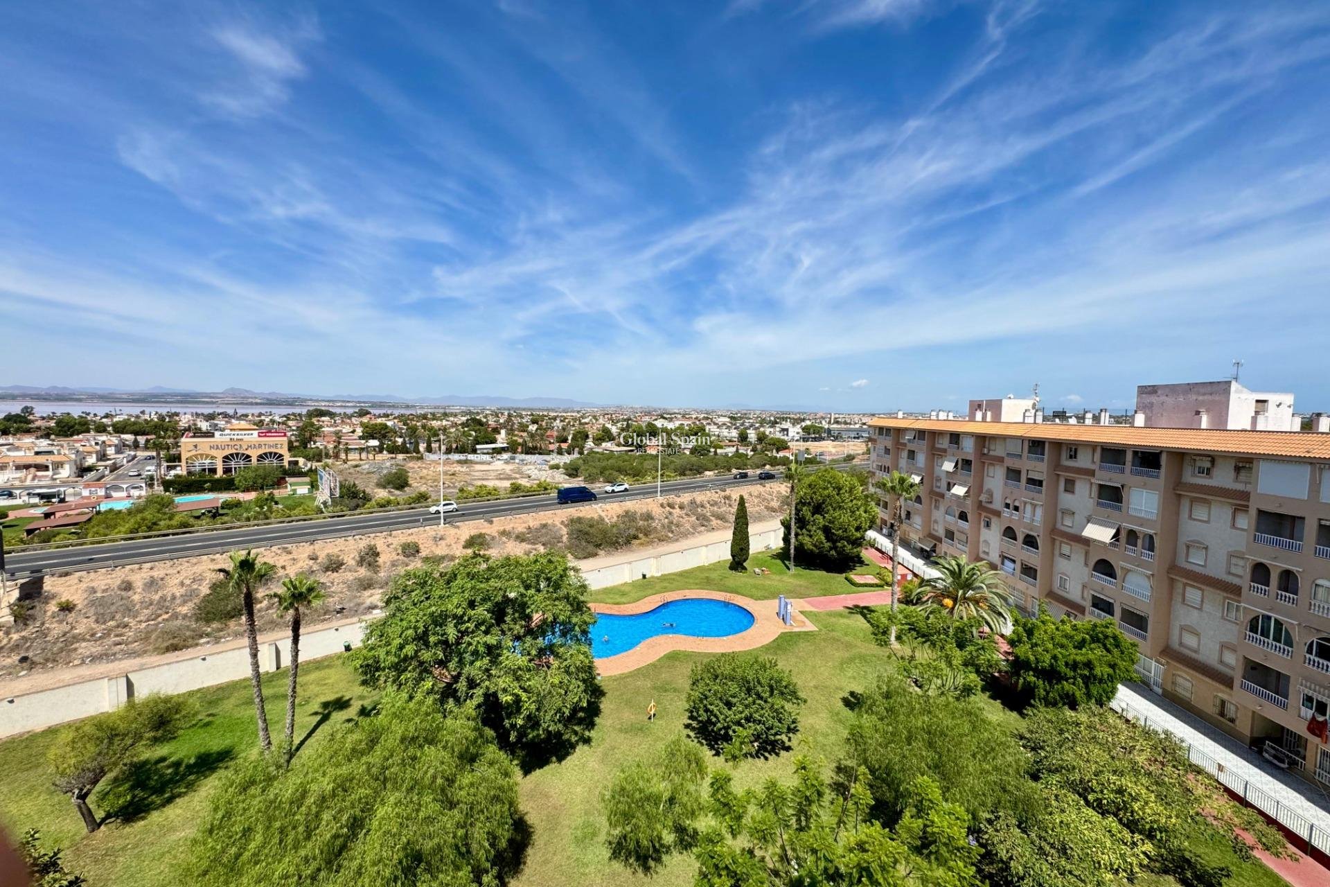 Odsprzedaż - PENTHOUSE -
TORREVIEJA - Centro