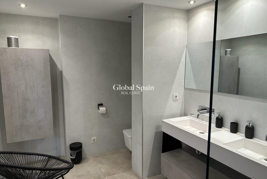 Odsprzedaż - PENTHOUSE -
TORREVIEJA - El Acequión - Los Náufragos