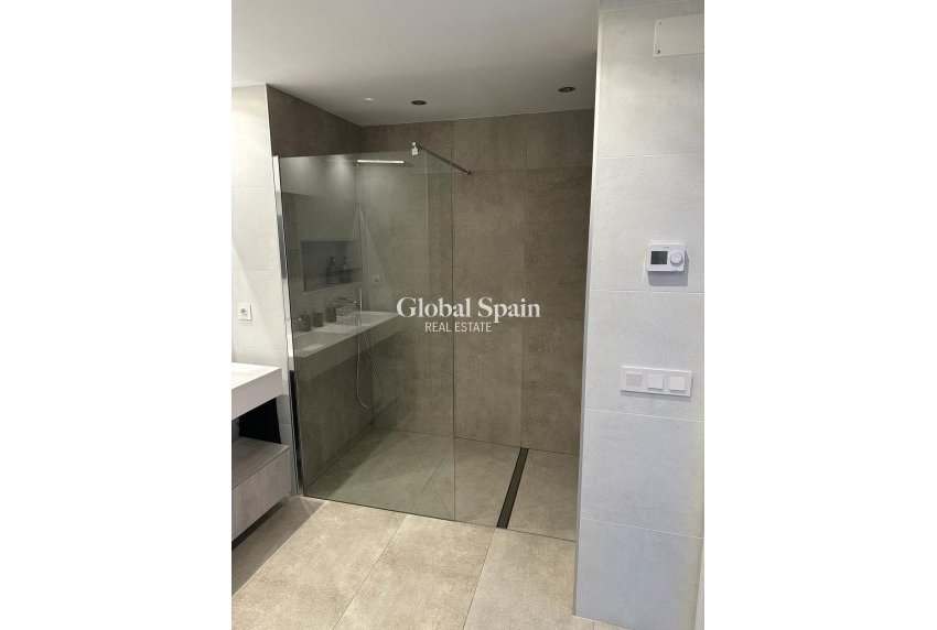 Odsprzedaż - PENTHOUSE -
TORREVIEJA - El Acequión - Los Náufragos