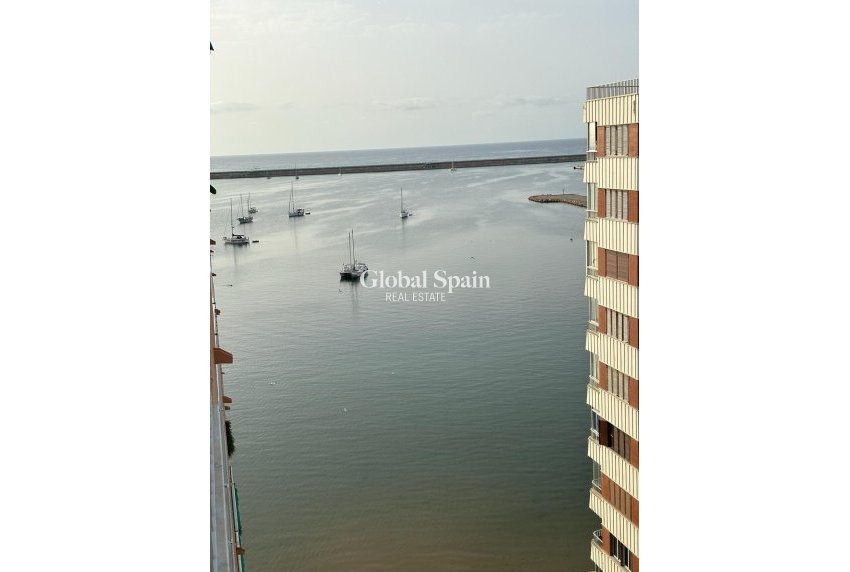 Odsprzedaż - PENTHOUSE -
TORREVIEJA - El Acequión - Los Náufragos