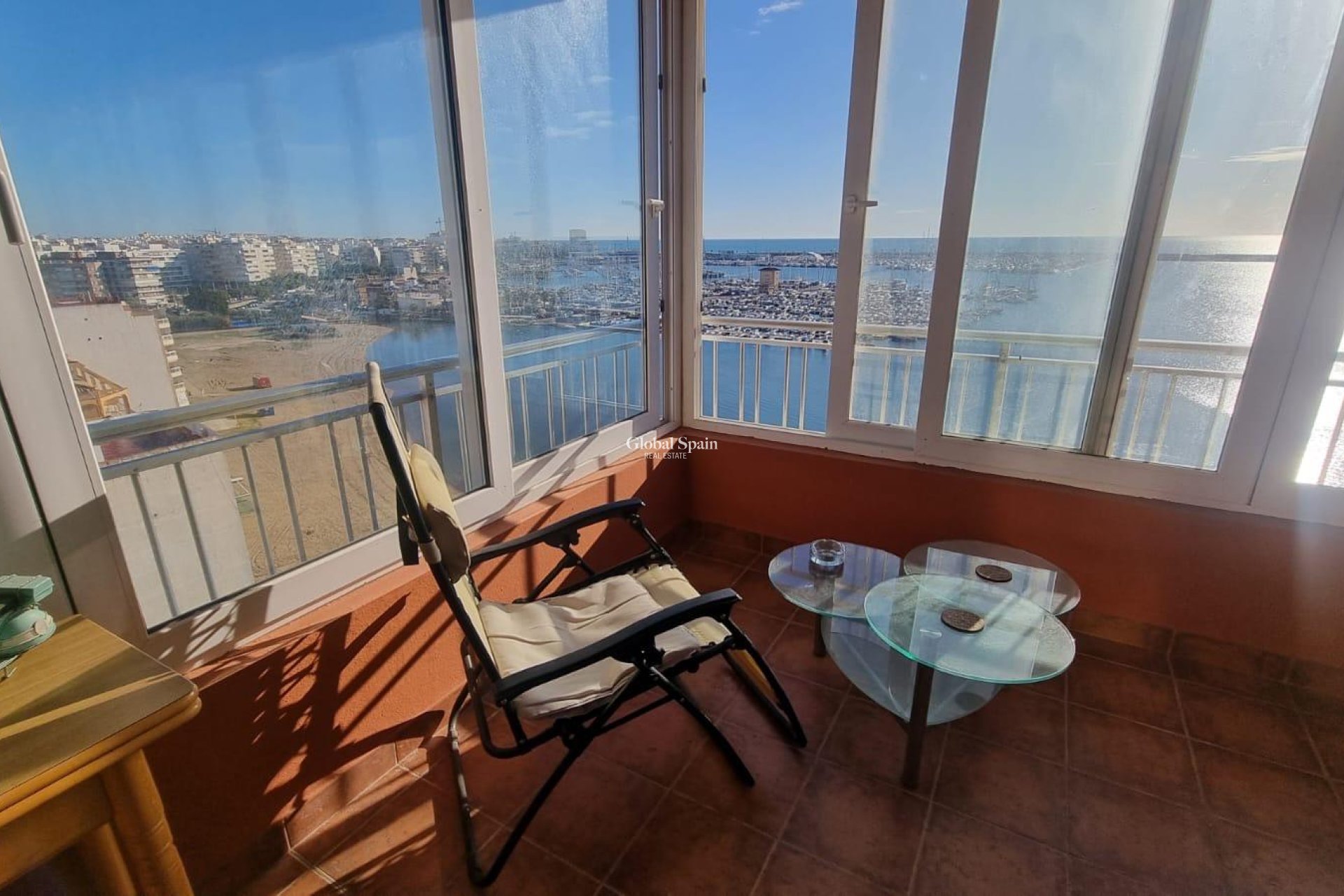 Odsprzedaż - PENTHOUSE -
TORREVIEJA - El Acequión - Los Náufragos