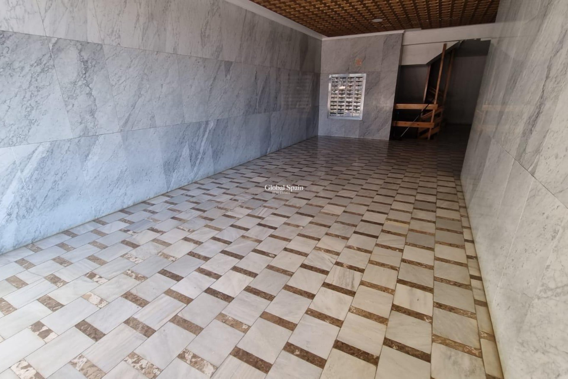 Odsprzedaż - PENTHOUSE -
TORREVIEJA - El Acequión - Los Náufragos