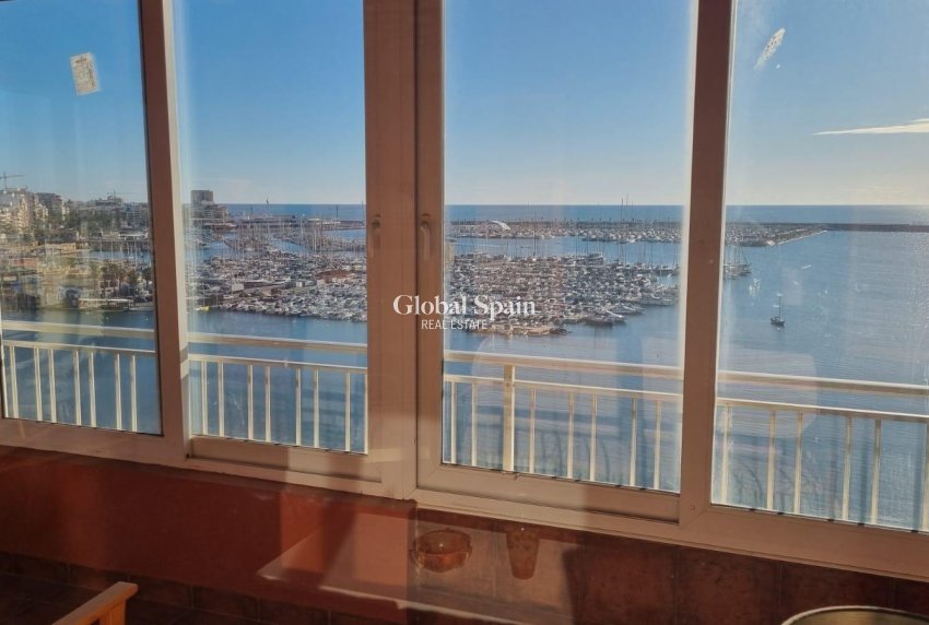 Odsprzedaż - PENTHOUSE -
TORREVIEJA - El Acequión - Los Náufragos