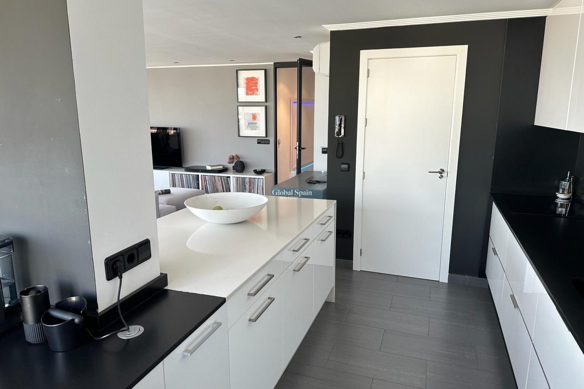 Odsprzedaż - PENTHOUSE -
TORREVIEJA - El Acequión - Los Náufragos