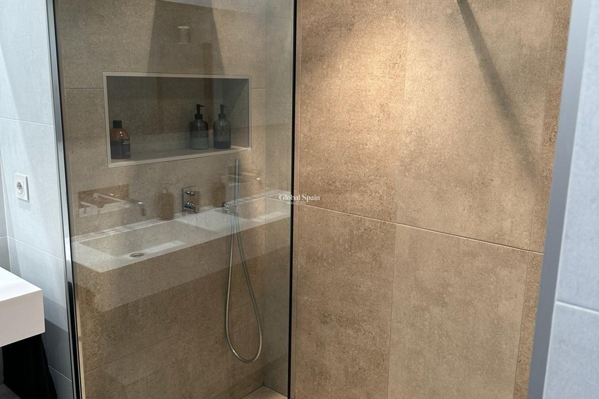 Odsprzedaż - PENTHOUSE -
TORREVIEJA - El Acequión - Los Náufragos