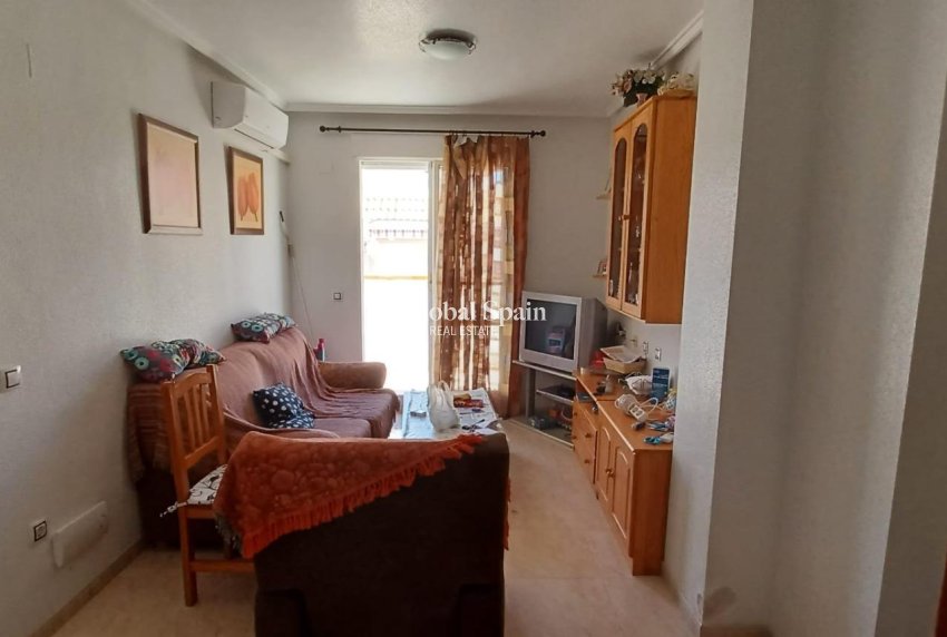 Odsprzedaż - PENTHOUSE -
TORREVIEJA - El molino