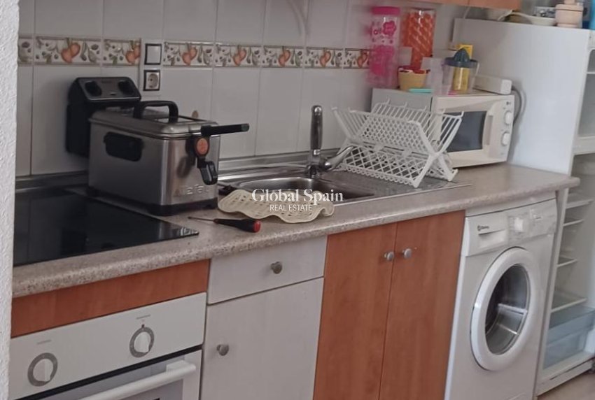 Odsprzedaż - PENTHOUSE -
TORREVIEJA - El molino