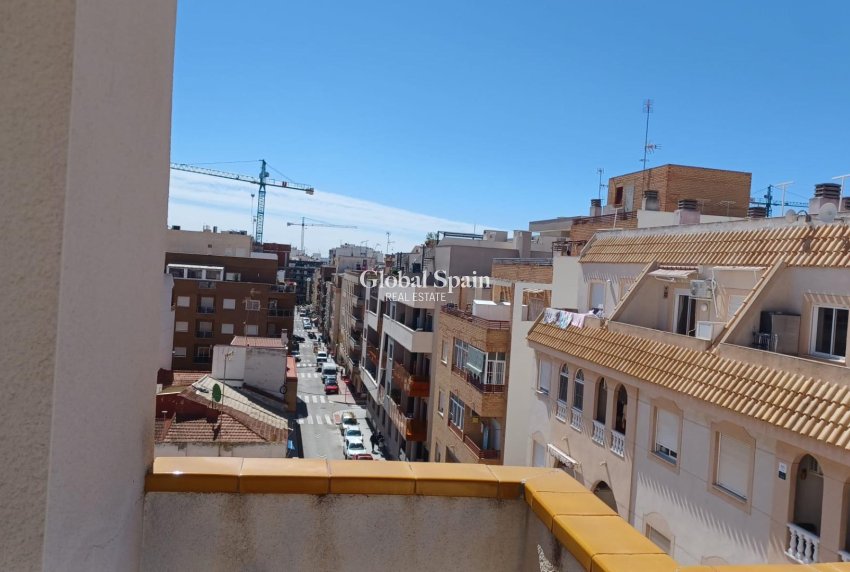 Odsprzedaż - PENTHOUSE -
TORREVIEJA - El molino
