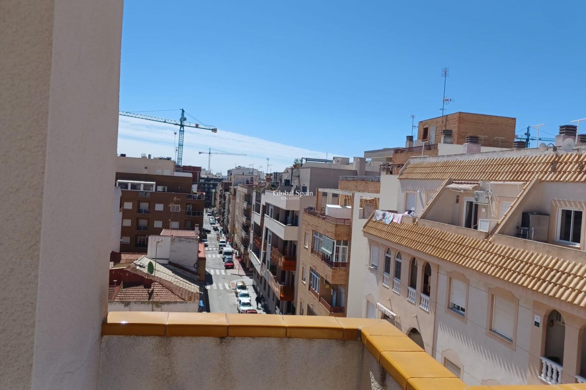Odsprzedaż - PENTHOUSE -
TORREVIEJA - El molino